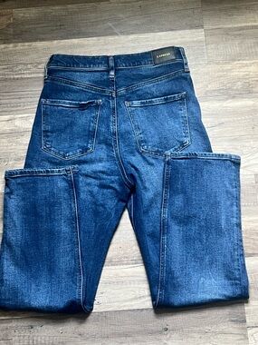 Express modern high rise 4s dark wash. Excellent condition.